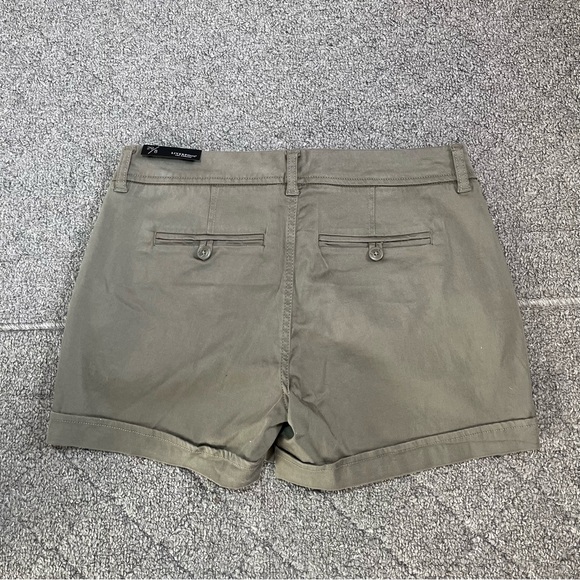 Liverpool Johnny Shorts Womens Size 6 Olive Buddy Rolled Chino Stretch NWT - Picture 12 of 12